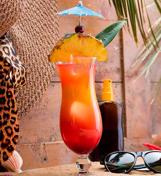 Andre tropiske drinks med frugt